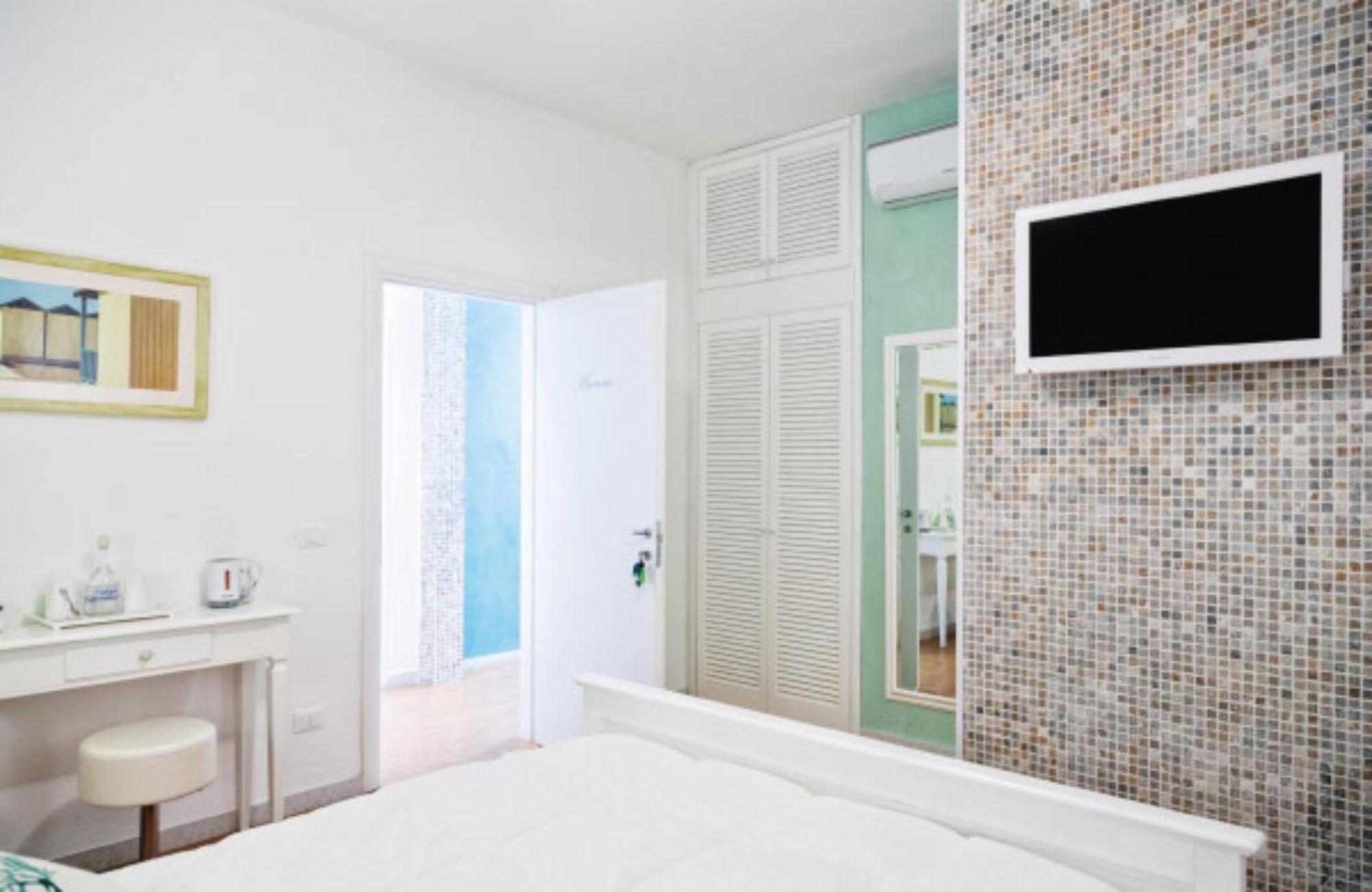 Bed And Breakfast Bagno Venezia Marina Di Carrara Exteriör bild