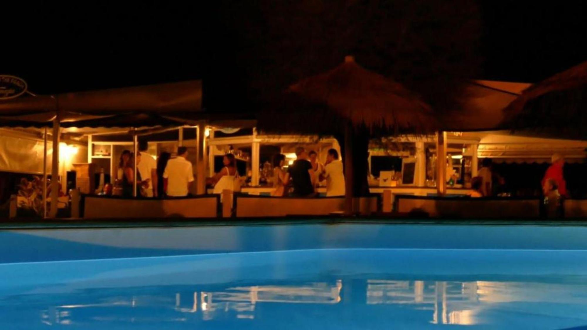 Bed And Breakfast Bagno Venezia Marina Di Carrara Exteriör bild