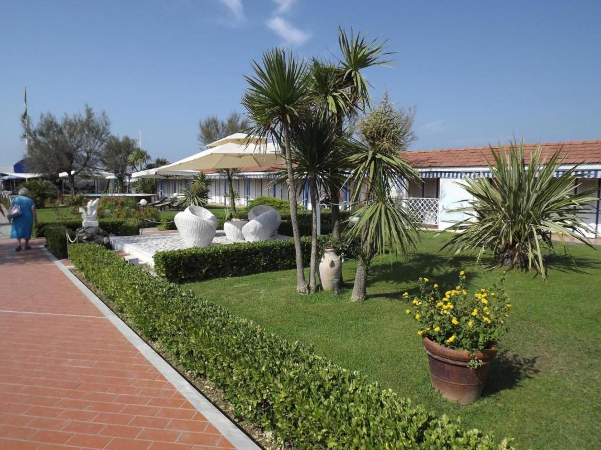 Bed And Breakfast Bagno Venezia Marina Di Carrara Exteriör bild